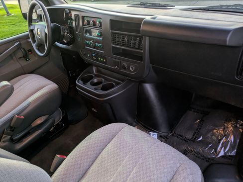 Used 2017 Chevrolet Express 3500 LT w/ LT Preferred Equipment Group image 19