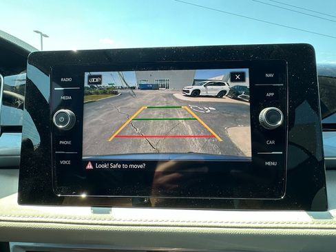 New 2025 Volkswagen Taos SEL AWD/4WD image 25