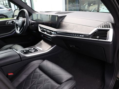 Used 2024 BMW X5 sDrive40i w/ Premium Package RWD image 24
