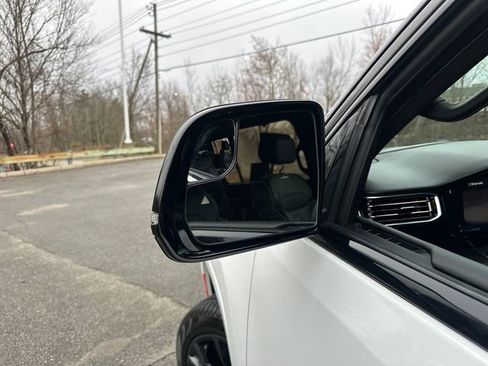 Used 2024 Jeep Grand Wagoneer Series III w/ Rear Seat Video Group 1 AWD/4WD image 22