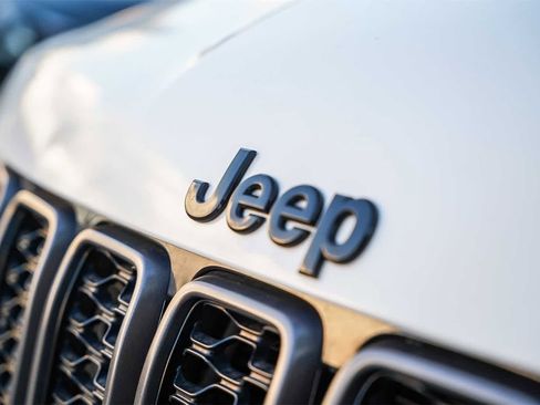 Used 2021 Jeep Grand Cherokee Limited X image 5