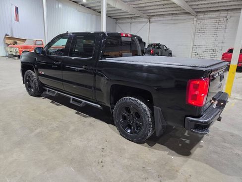 Used 2018 Chevrolet Silverado 1500 LTZ Z71 w/ LTZ Plus Package AWD/4WD image 10
