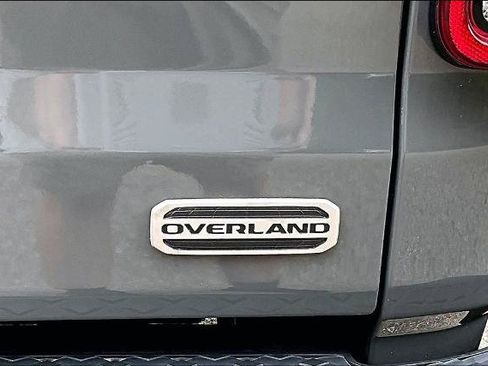 Used 2021 Jeep Gladiator Overland AWD/4WD image 8