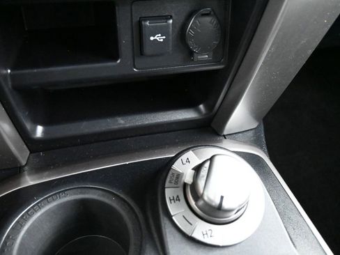Used 2020 Toyota 4Runner SR5 AWD/4WD image 13