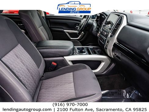 Used 2021 Nissan Titan SV w/ SV Convenience Package image 16
