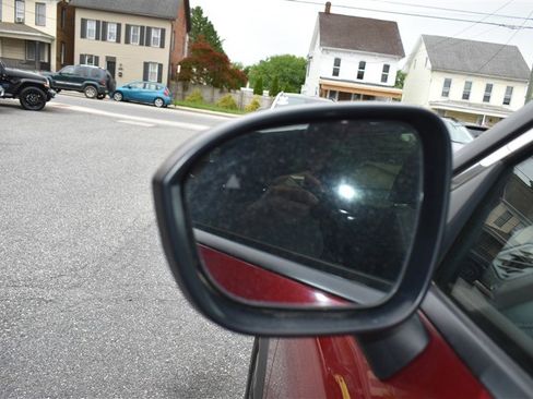 Used 2023 Nissan Rogue SV AWD/4WD image 10