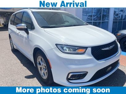 Used 2023 Chrysler Pacifica Limited