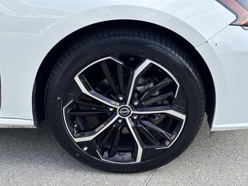 Used 2025 Nissan Altima 2.5 SR image 4