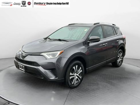 Used 2017 Toyota RAV4 LE image 3