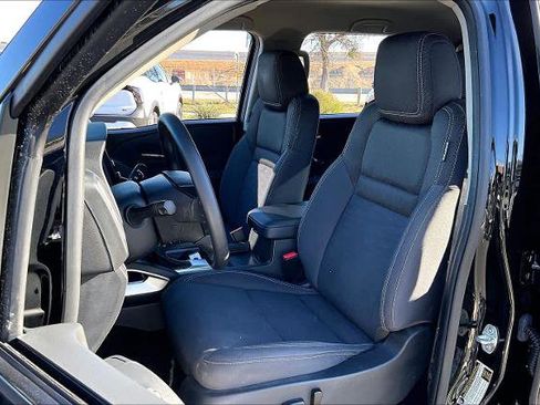 Certified 2023 Nissan Frontier SV w/ Technology Package image 7