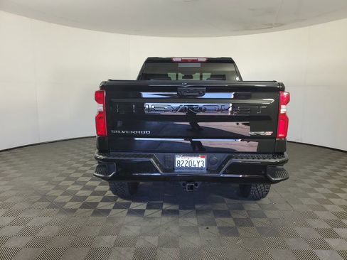 Used 2024 Chevrolet Silverado 1500 ZR2 image 5