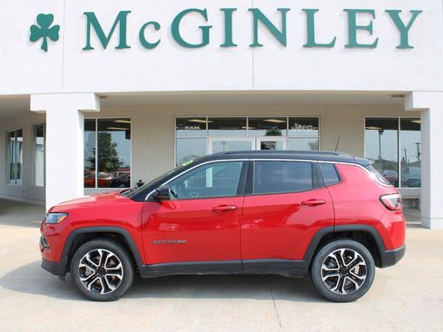 Used 2023 Jeep Compass Limited AWD/4WD image 1