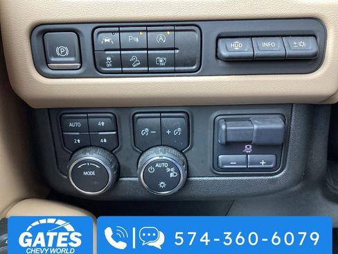 Used 2024 Chevrolet Tahoe Premier w/ Premium Package AWD/4WD image 30