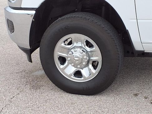Used 2024 RAM 2500 Tradesman w/ Chrome Appearance Group image 24