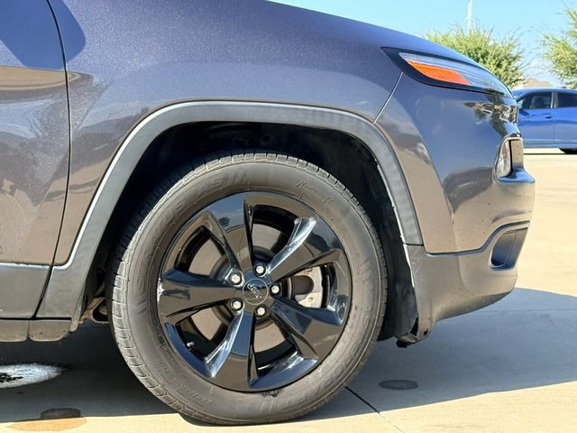 Used 2018 Jeep Cherokee Limited w/ Luxury Group FWD image 15