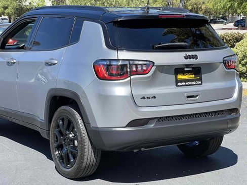 Used 2023 Jeep Compass Latitude AWD/4WD image 69