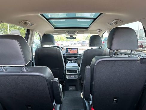 Used 2024 Volkswagen Atlas SEL Premium R-Line image 11