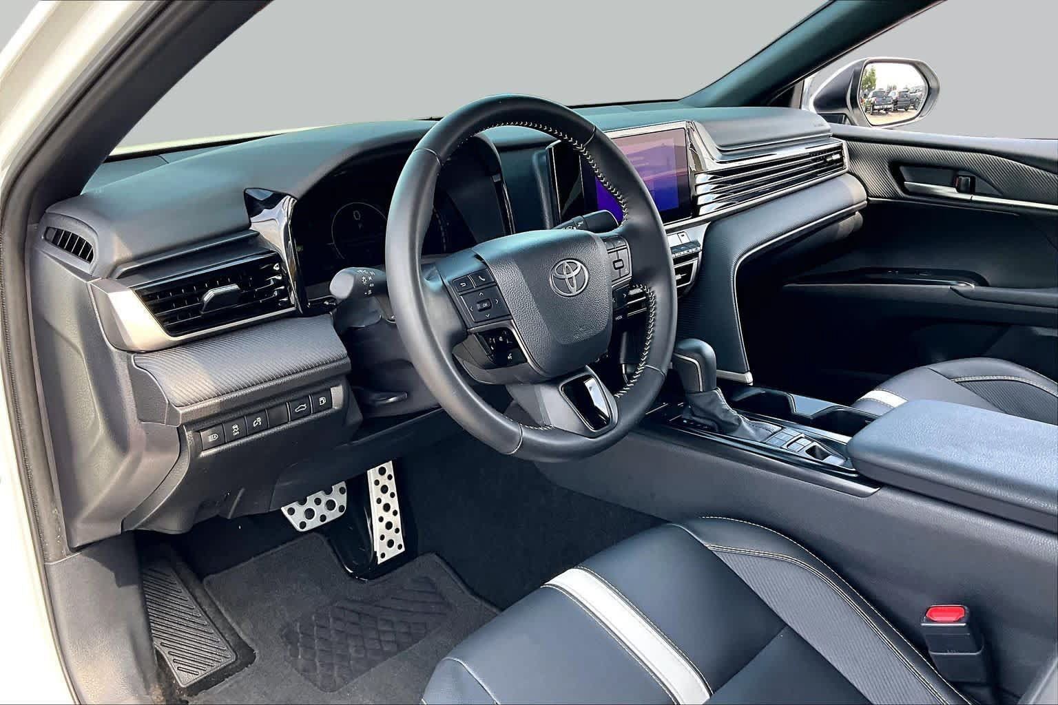 Used 2026 Toyota Camry SE w/ Convenience Package FWD image 18