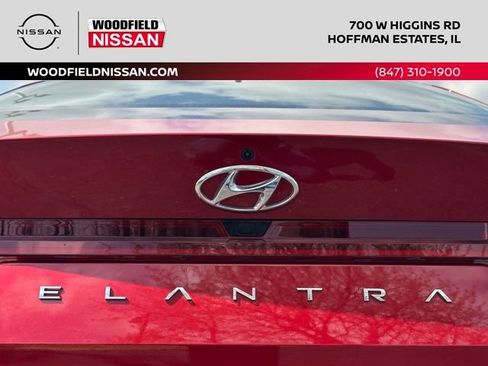 Used 2023 Hyundai Elantra Limited w/ Cargo Package FWD image 15