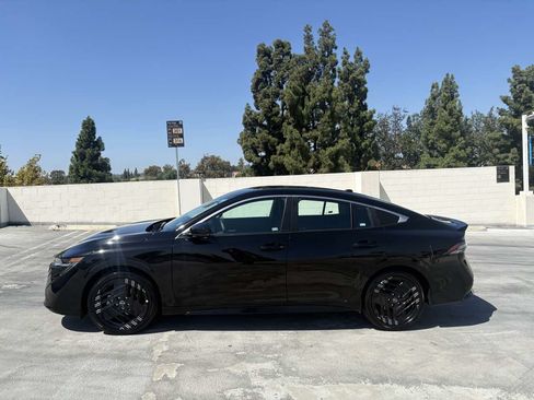 Used 2026 Nissan Sentra SR w/ Floor Mat Package FWD image 13