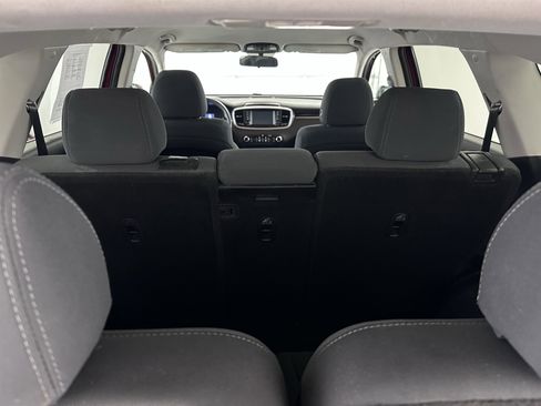 Used 2019 Kia Sorento LX image 25