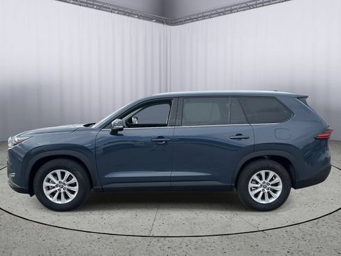 Used 2025 Toyota Grand Highlander FWD image 3