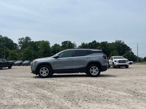 Used 2023 GMC Terrain SLE w/ Driver Convenience Package FWD image 16