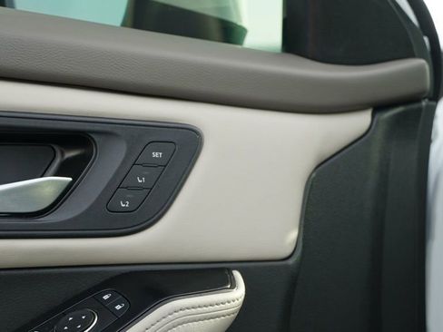 Used 2024 Nissan Rogue SL w/ SL Premium Package image 14