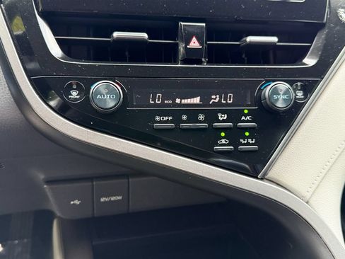 Used 2022 Toyota Camry LE FWD image 24