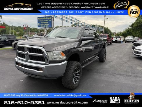Used 2016 RAM 2500 Tradesman w/ Chrome Appearance Group AWD/4WD image 3
