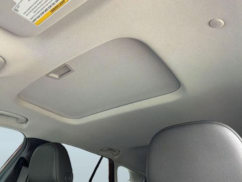 Certified 2025 Chevrolet Trax LT w/ Sunroof Package FWD image 15