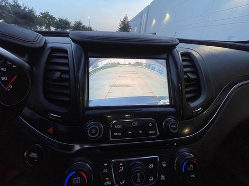 Used 2018 Chevrolet Impala Premier w/ Premier Confidence Package FWD image 16