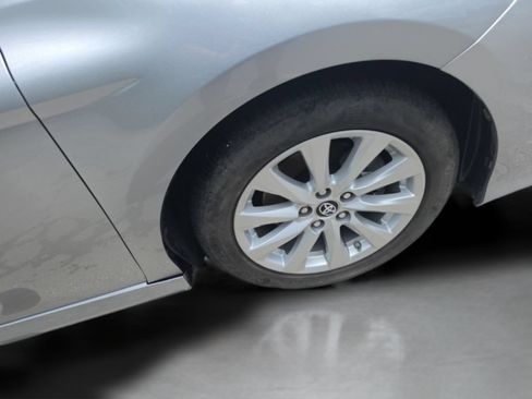 Used 2019 Toyota Camry LE FWD image 32