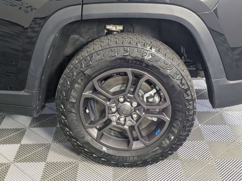 Used 2024 Jeep Grand Cherokee Trailhawk AWD/4WD image 7