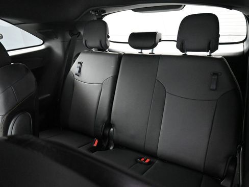 Used 2022 Toyota Sienna XLE Woodland Edition image 31