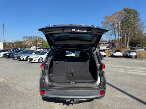 Used 2017 Toyota Highlander SE image 36