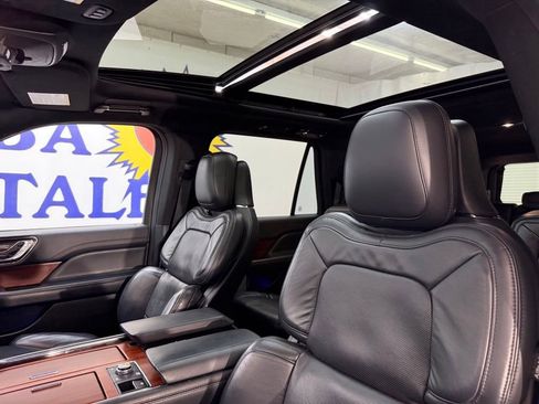 Used 2022 Lincoln Navigator L Reserve RWD image 9