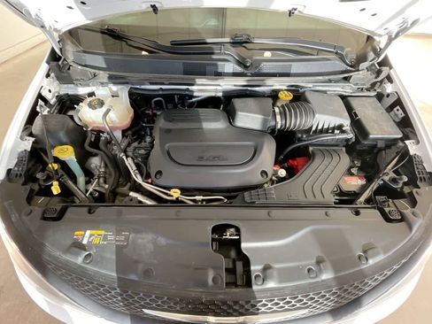 Used 2023 Chrysler Voyager LX FWD image 25