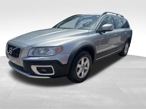 Used 2010 Volvo XC70 3.2 AWD/4WD image 1