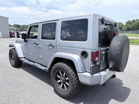 Used 2016 Jeep Wrangler Unlimited Sahara w/ Max Tow Package AWD/4WD image 5