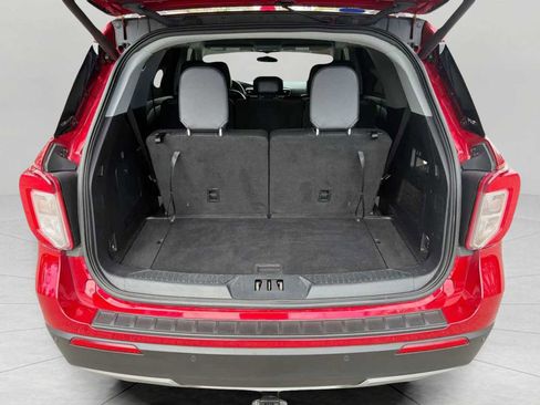 Used 2020 Ford Explorer XLT w/ Equipment Group 202A image 8