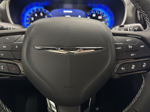 New 2026 Chrysler Pacifica Select AWD/4WD image 15