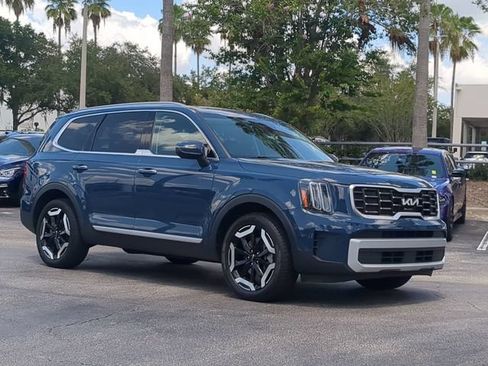 Used 2025 Kia Telluride S AWD/4WD image 2