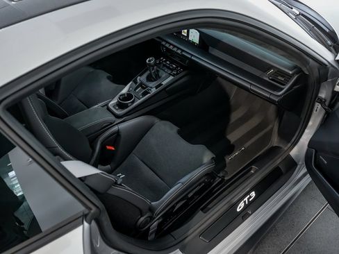 Certified 2026 Porsche 911 GT3 RWD image 24