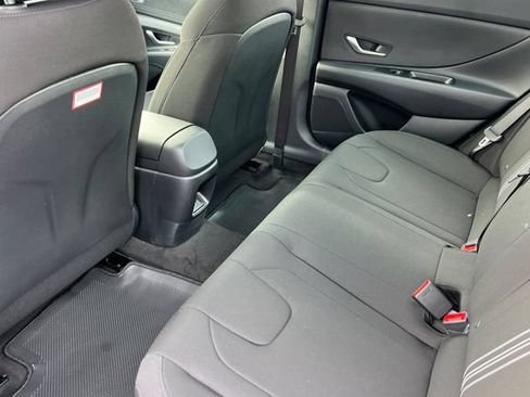 New 2026 Hyundai Elantra Hybrid FWD image 11