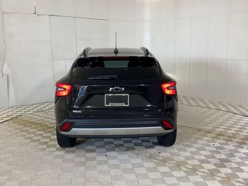 Used 2024 Chevrolet Trax LT w/ Driver Confidence Package FWD image 18