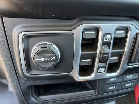 Used 2022 Jeep Wrangler Unlimited Sport image 28