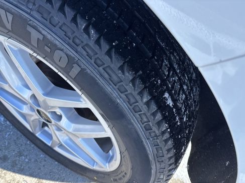 Used 2024 Ford Edge SEL w/ Convenience Package image 8