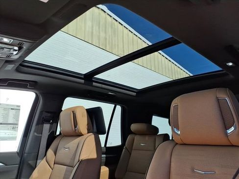 New 2026 Cadillac Escalade Luxury image 9