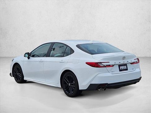 Used 2025 Toyota Camry SE FWD image 7